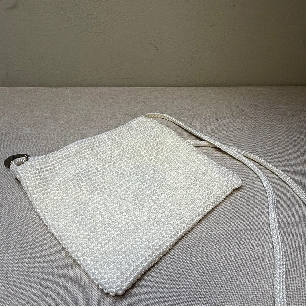 The Sak Ivory Cream Crochet Crossbody Bag Purse Clean
